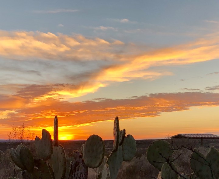 59E0A53E-6BD2-42F0-8387-EB50A366063E